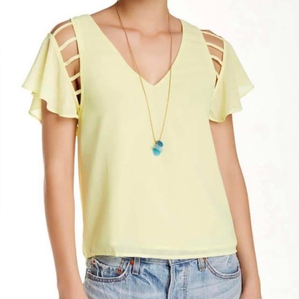 NWOT Jealous Tomato caged shoulder blouse—Size small